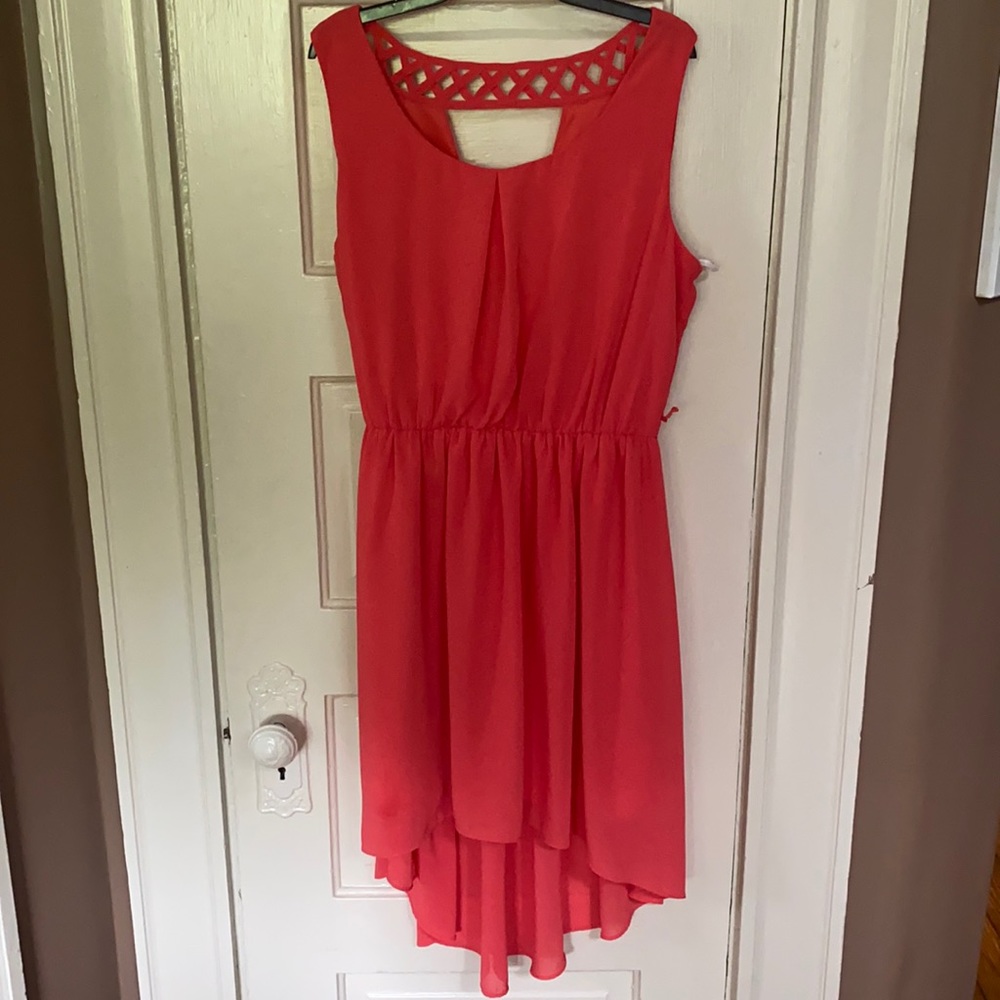 Perfect peach dress!